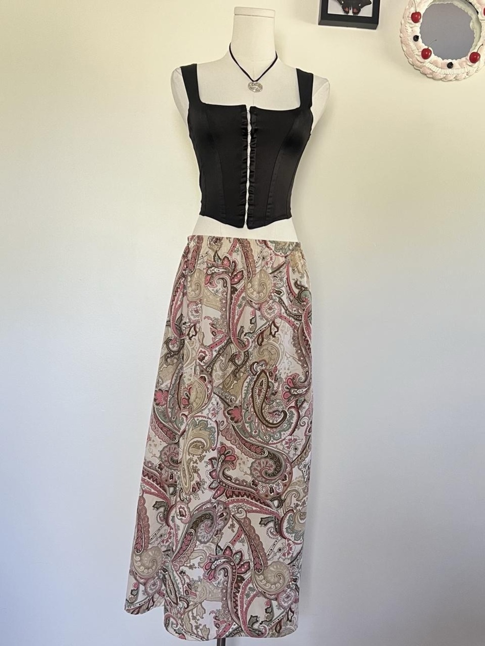 Vintage Y2K pink and beige paisley print maxi skirt size xl